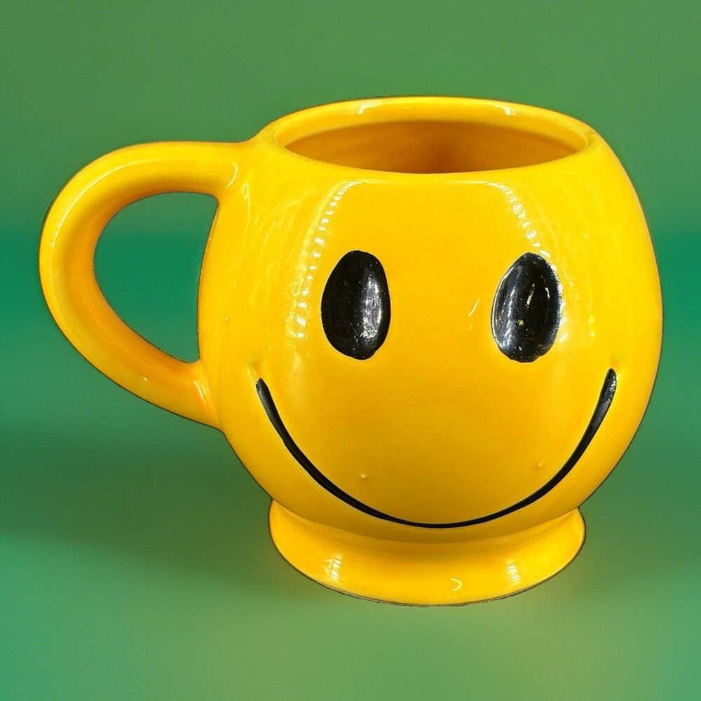 Vtg 70’s McCoy Pottery Ceramic Yellow Smiley Happy Day Face Coffee Cup Mug USA